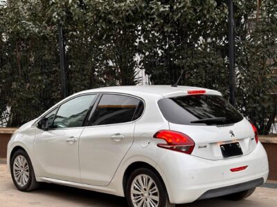 2017 PEUGEOT 208 KSh 1,270,000