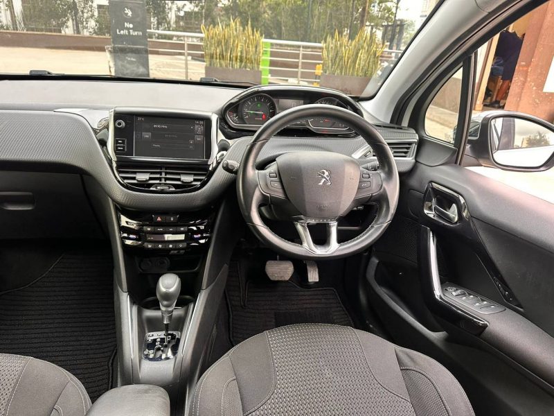 2017 PEUGEOT 208 KSh 1,270,000