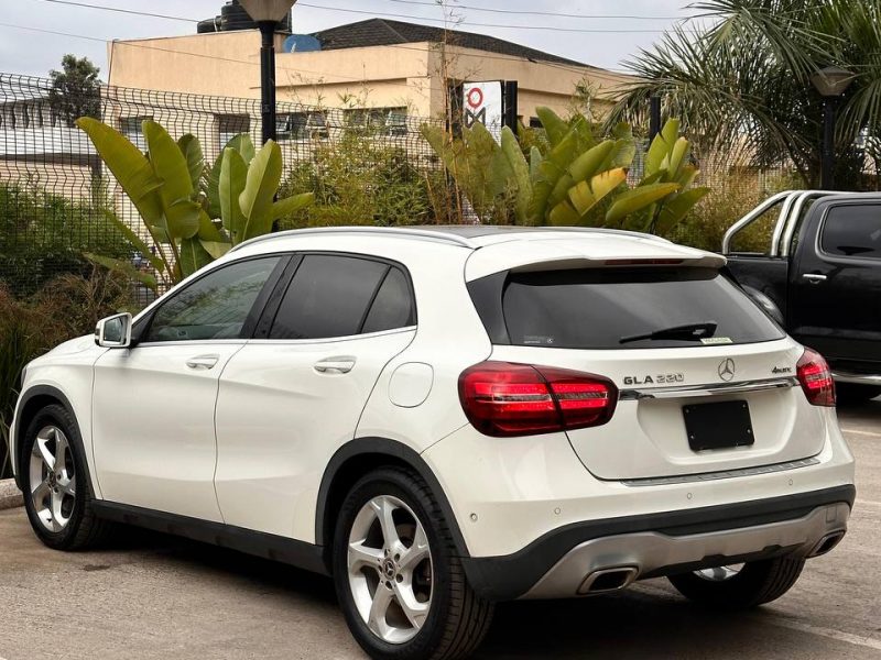 2017 MERCEDES BENZ GLA220 KSh 3,670,000