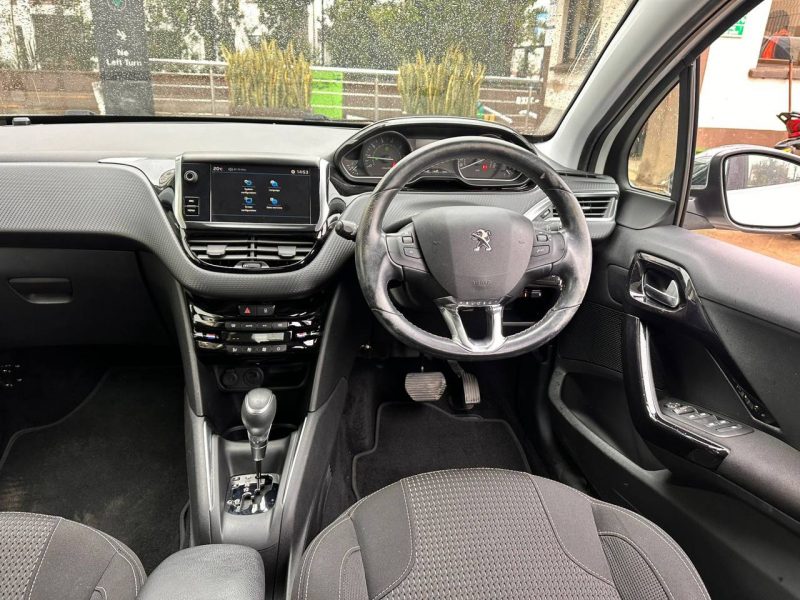 2018 PEUGEOT 208 KSh 1,270,000