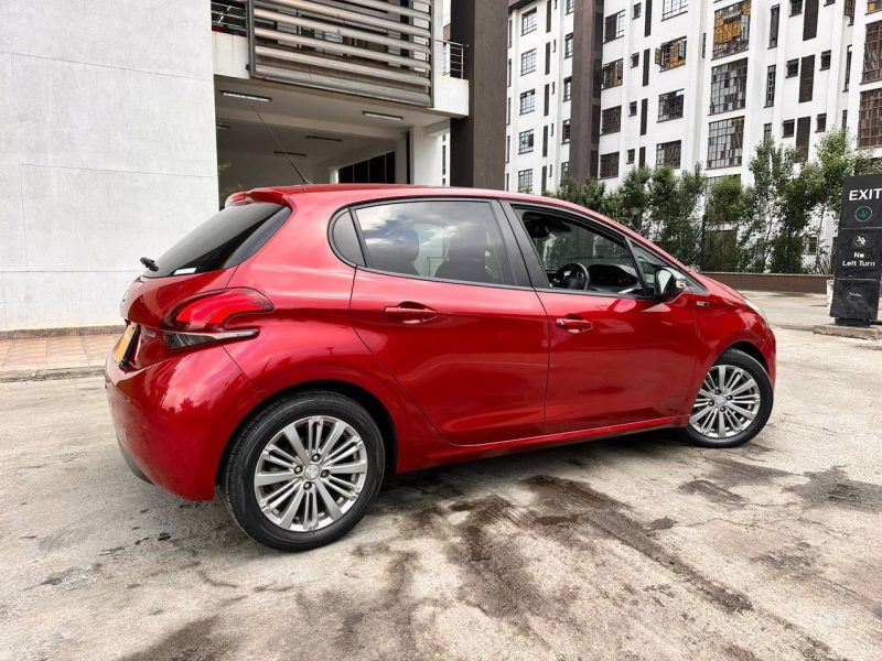 2016 PEUGEOT 208 KSh 970,000