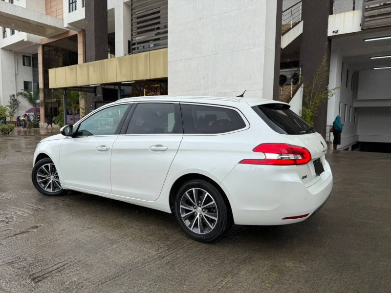 2017 PEUGEOT 308 S/W MOONROOF! KSh 1,870,000