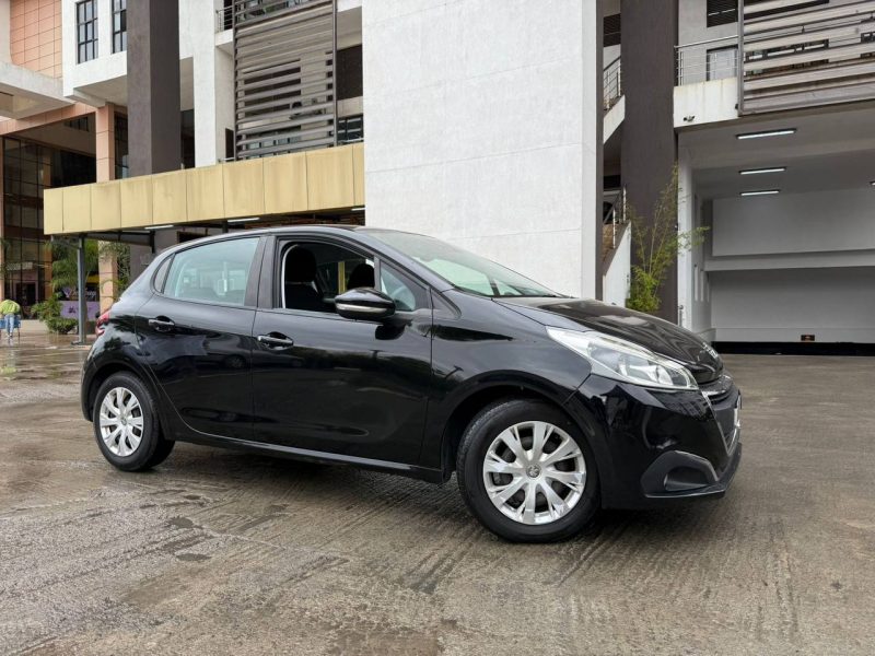 2017 PEUGEOT 208 KSh 1,270,000