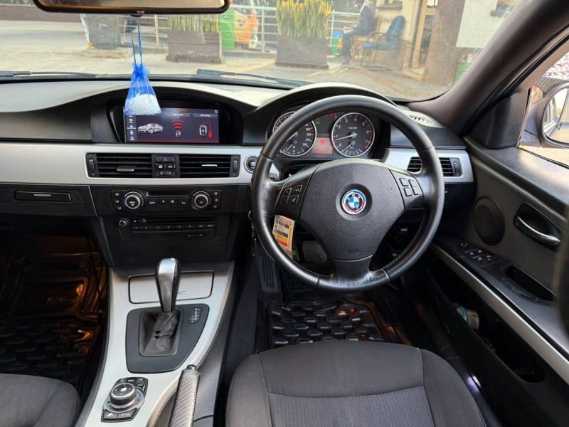 2011 BMW 320i KSh 870,000