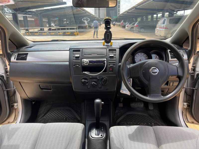 2010 NISSAN TIIDA KSh 577,000