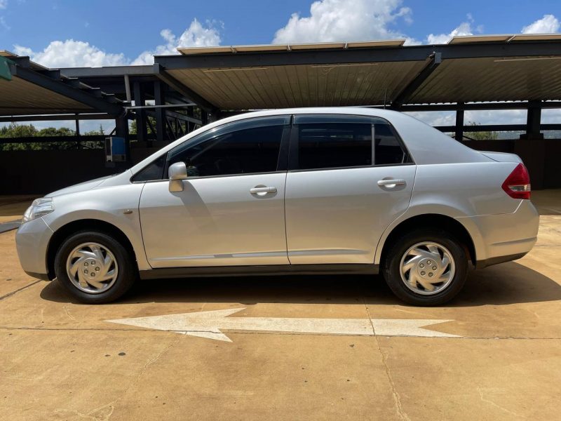 2010 NISSAN TIIDA KSh 577,000