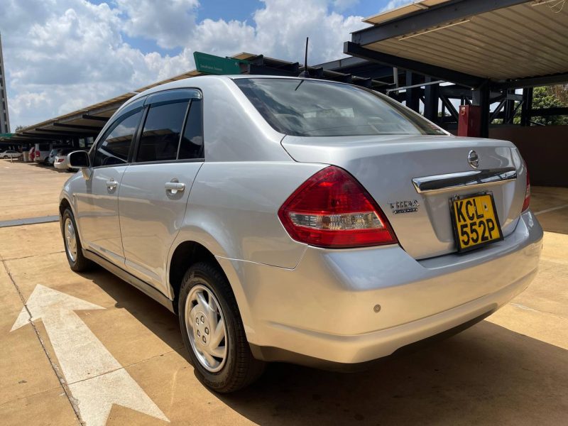 2010 NISSAN TIIDA KSh 577,000