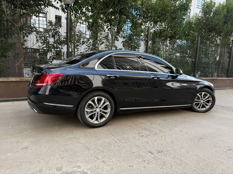 2016 BENZ C200 KSh 3,570,000