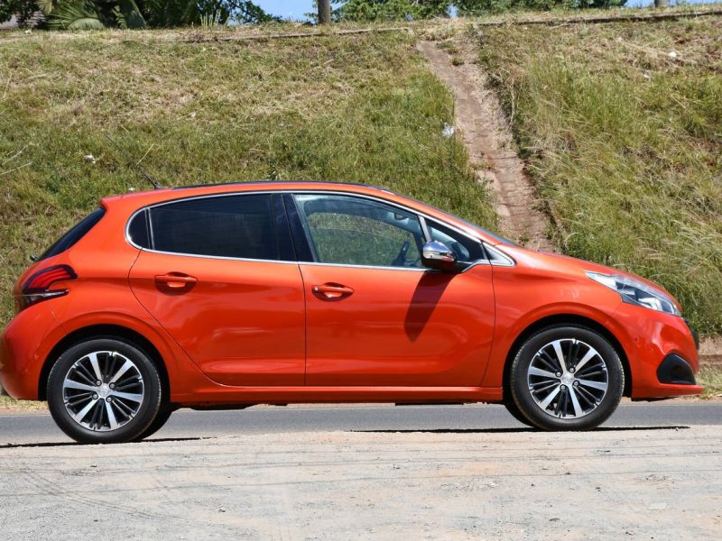 KSh 1.39M 2017 Peugeot 208 MOONROOF!!!