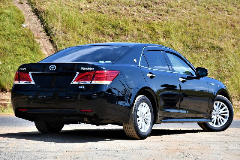 2017 TOYOTA CROWN ROYAL SALOON HYBRID KSh 2,850,000