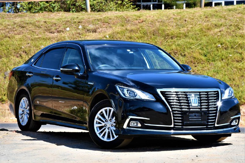 2017 TOYOTA CROWN ROYAL SALOON HYBRID KSh 2,850,000