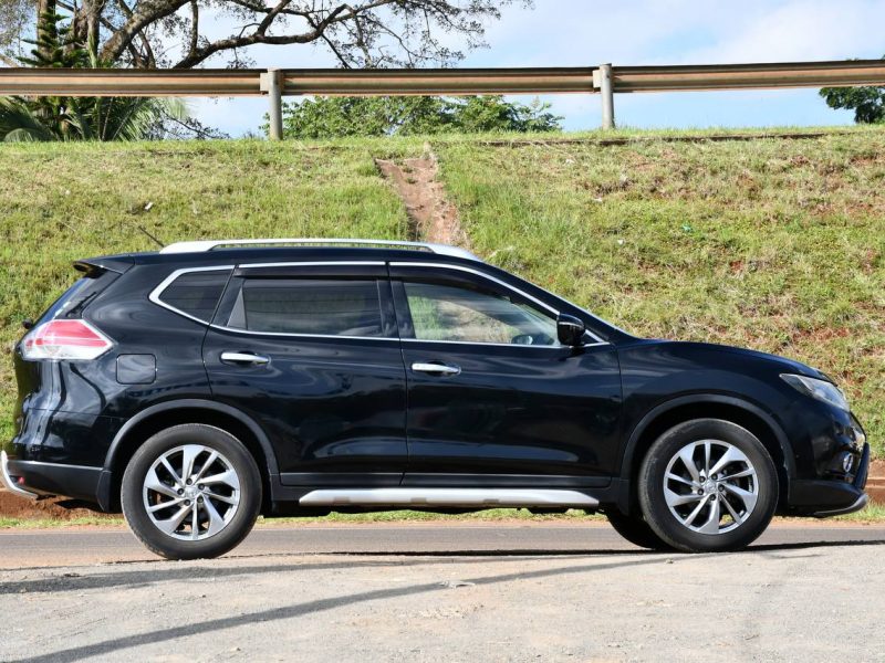 2017 NISSAN X-TRAIL KSh 2,450,000