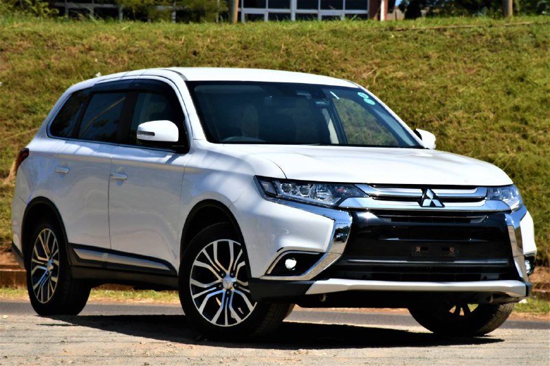 2017 MITSUBISHI OUTLANDER 7 SEATS KSh 3,170,000