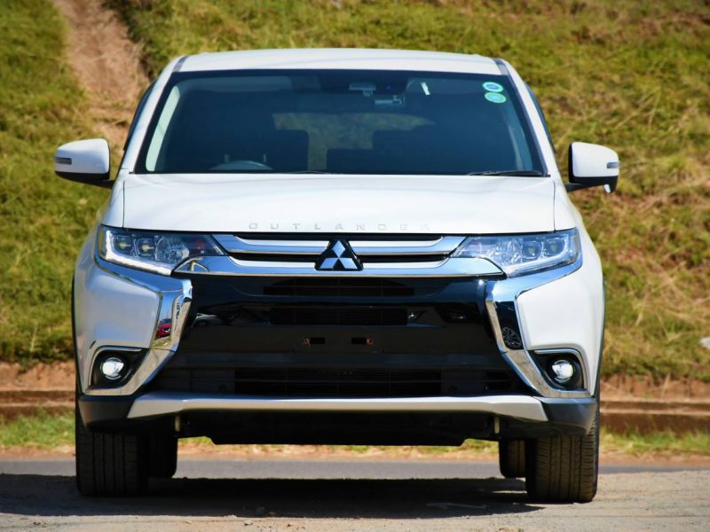 2017 MITSUBISHI OUTLANDER 7 SEATS KSh 3,170,000