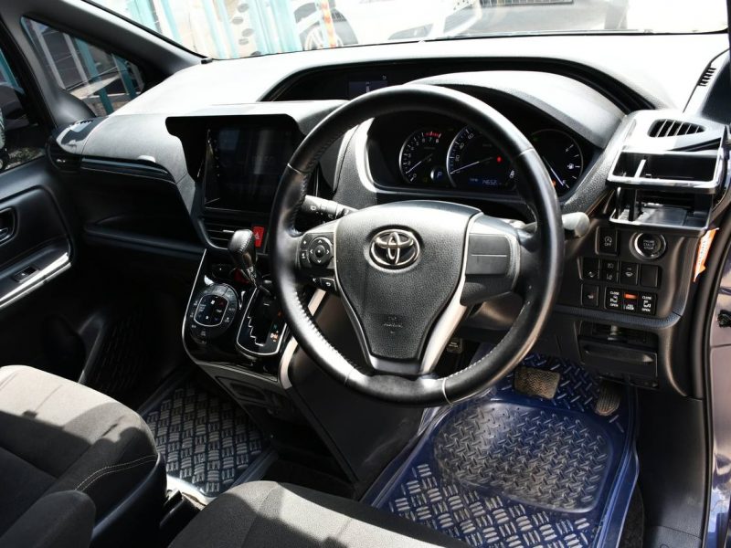 2016 TOYOTA ESQUIRE KSh 1,999,999