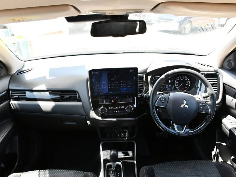 2019 MITSUBISHI OUTLANDER 7SEATS KSh 3,200,000