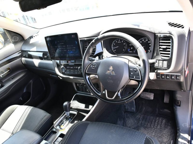 2019 MITSUBISHI OUTLANDER 7SEATS KSh 3,200,000