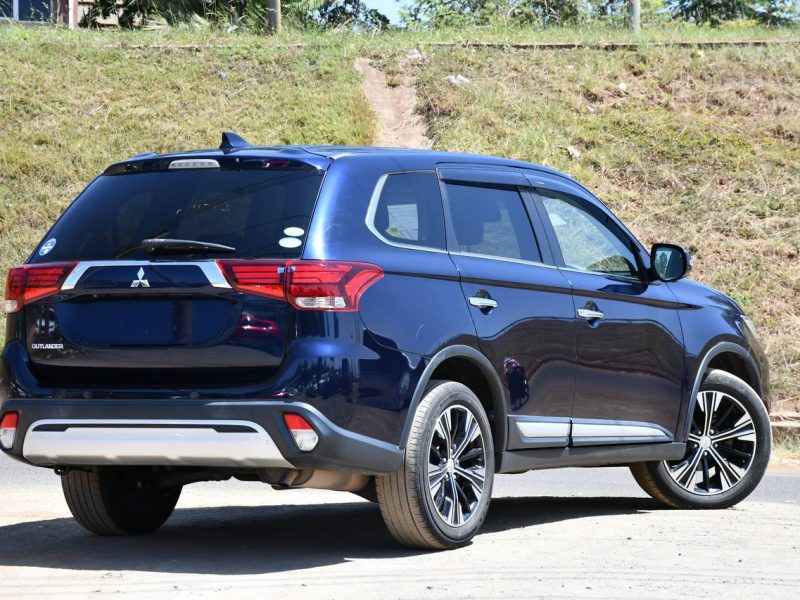 2019 MITSUBISHI OUTLANDER 7SEATS KSh 3,200,000