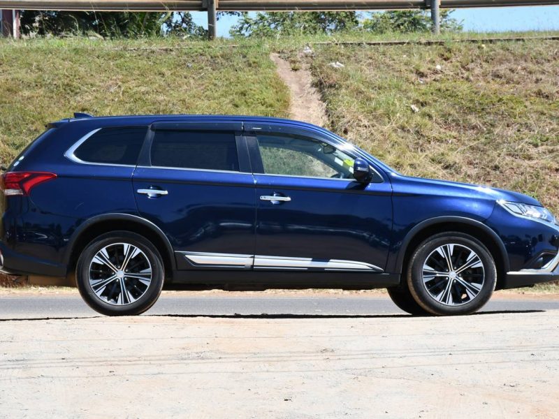 2019 MITSUBISHI OUTLANDER 7SEATS KSh 3,200,000