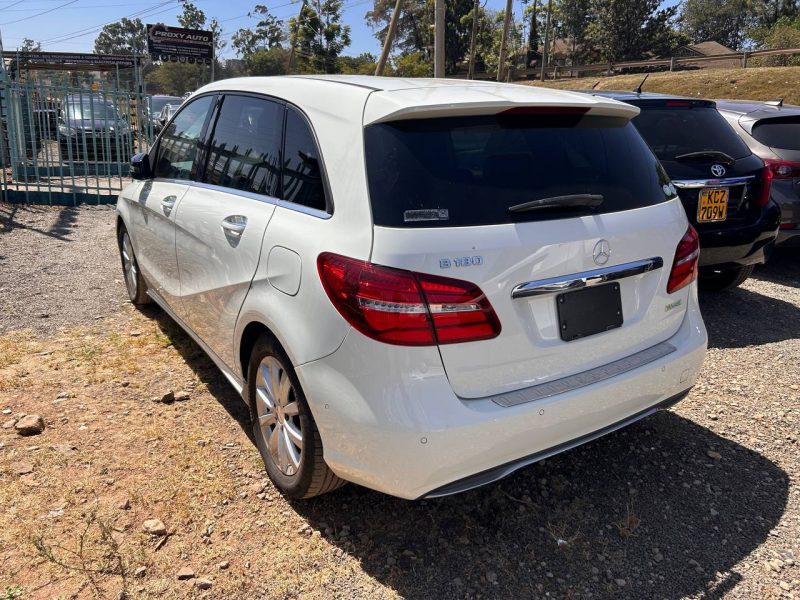 2017 MERCEDES BENZ B180 KSh 2,190,000