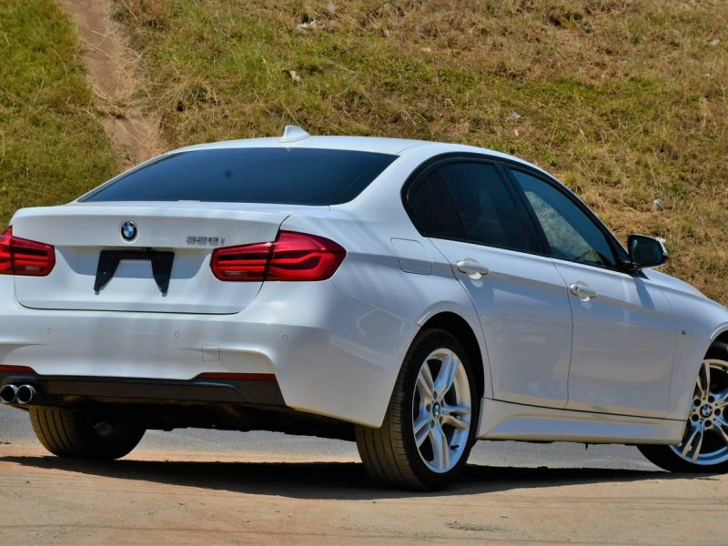 2017 BMW 320i KSh 3,550,000