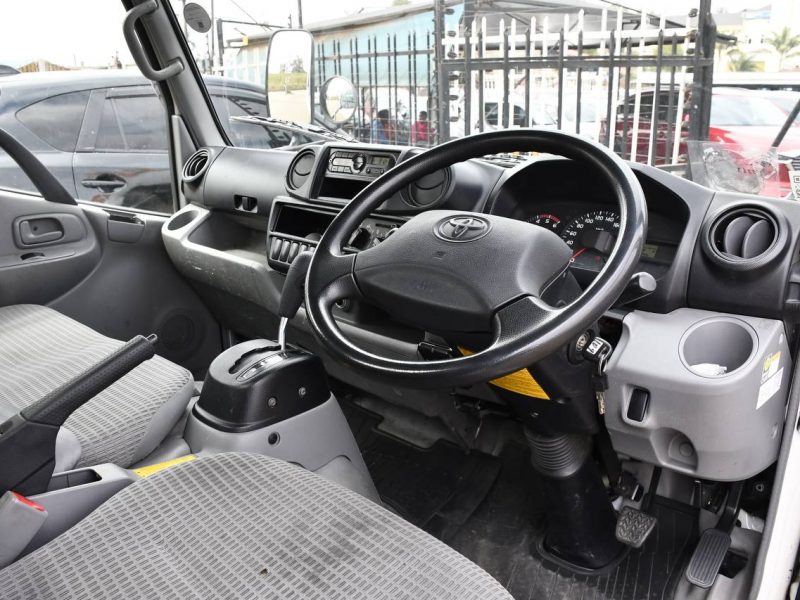 2018 TOYOTA DYNA DIESEL AUTO