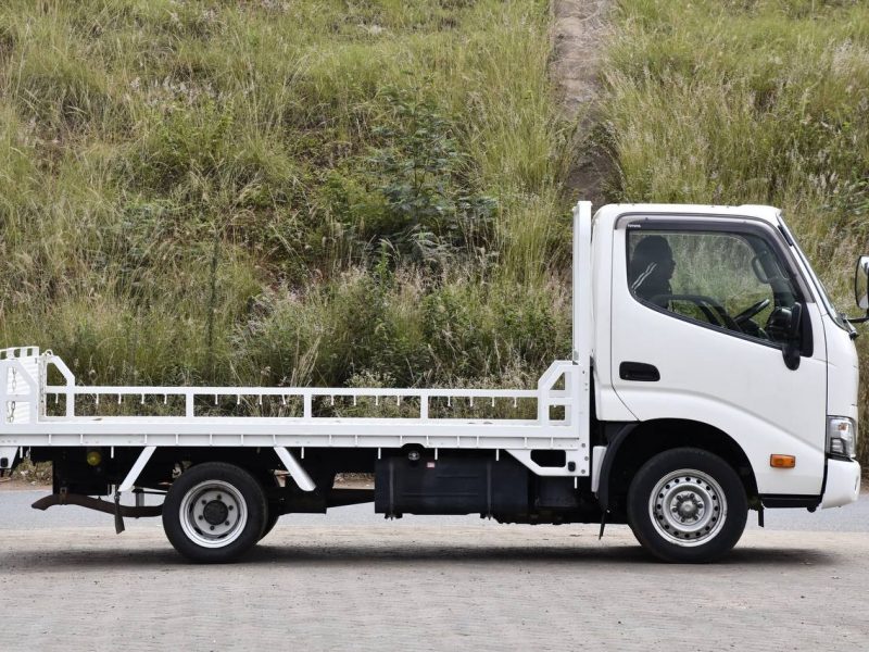 2018 TOYOTA DYNA DIESEL AUTO