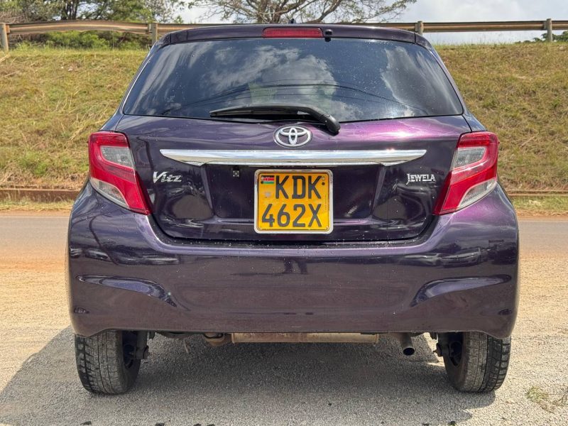 2016 TOYOTA VITZ JEWELA 1300CC