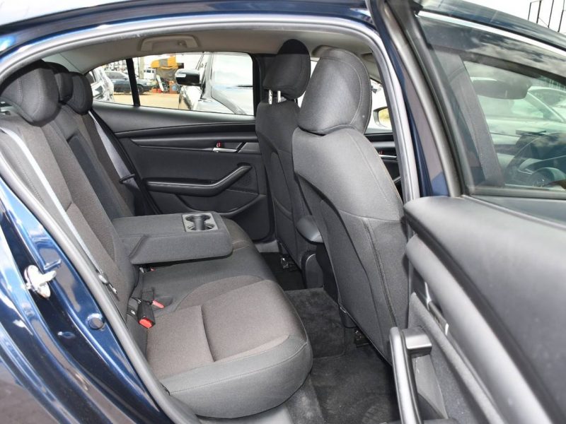 2018 MAZDA 3 SEDAN PETRO 1.5L