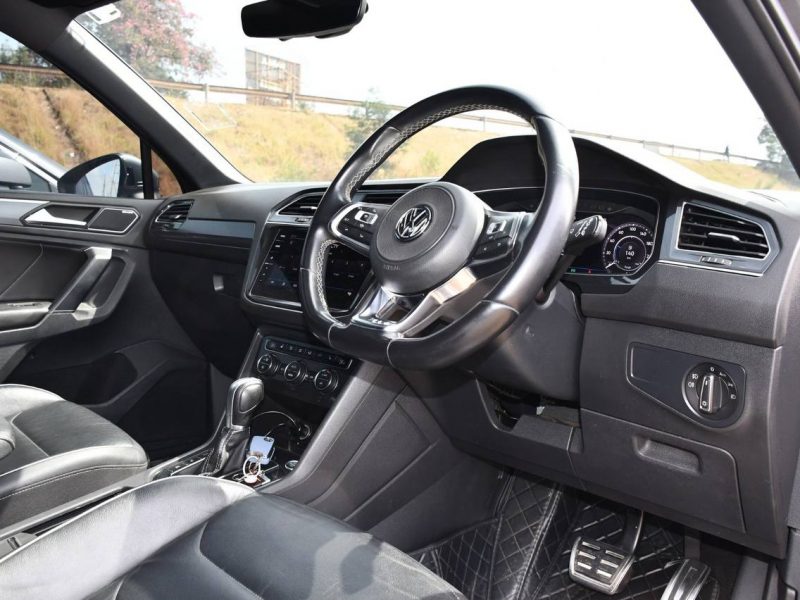 2018 VOLKSWAGEN TIGUAN R-LINE WITH SUNROOF