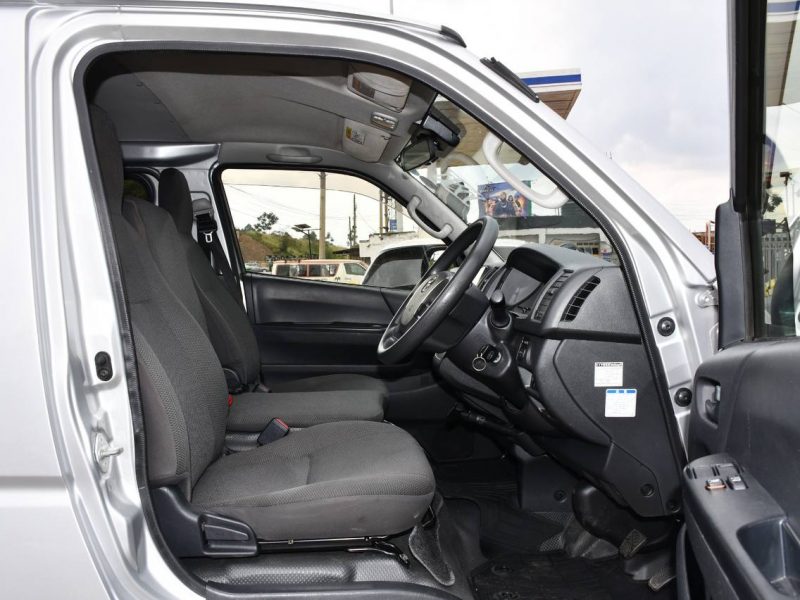 2019 TOYOTA HIACE DIESEL 2.8L