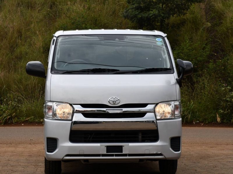 2019 TOYOTA HIACE DIESEL 2.8L