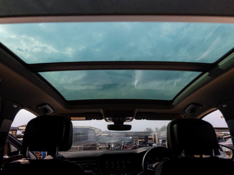 2019 VOLKSWAGEN TOUAREG R-LINE WITH SUNROOF!!!