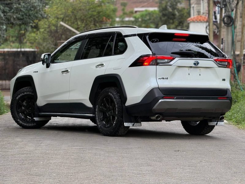 2019 TOYOTA RAV4 ADVENTURE HYBRID 4WD