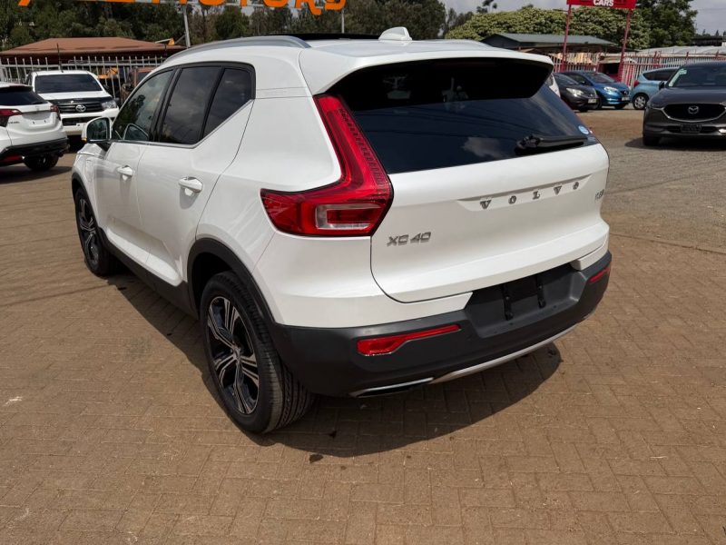 2020 VOLVO XC40 PHEV T5 INSCRIPTION !!!