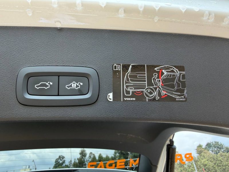 2020 VOLVO XC40 PHEV T5 INSCRIPTION !!!