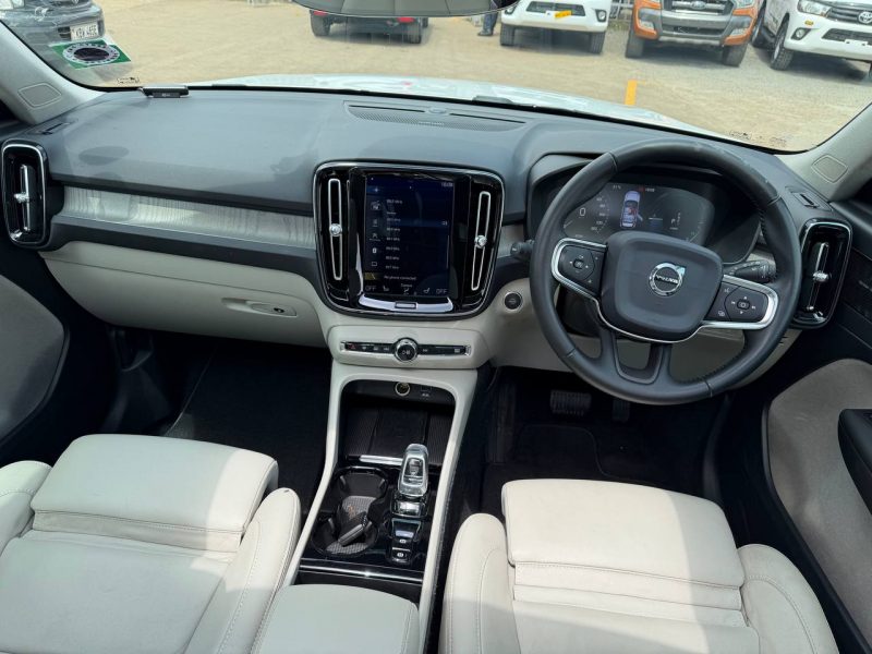 2020 VOLVO XC40 PHEV T5 INSCRIPTION !!!