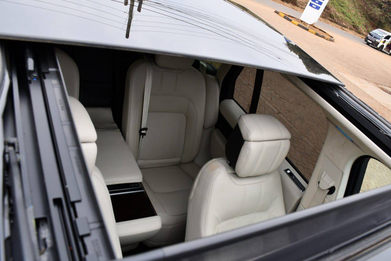 2019 RANGE ROVER VOGUE AUTOBIOGRAPHY