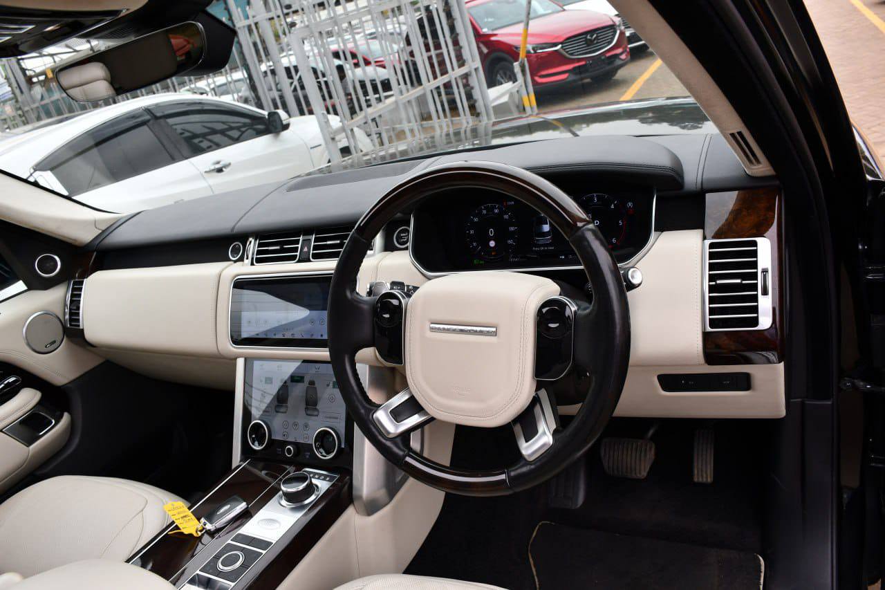 2019 RANGE ROVER VOGUE AUTOBIOGRAPHY