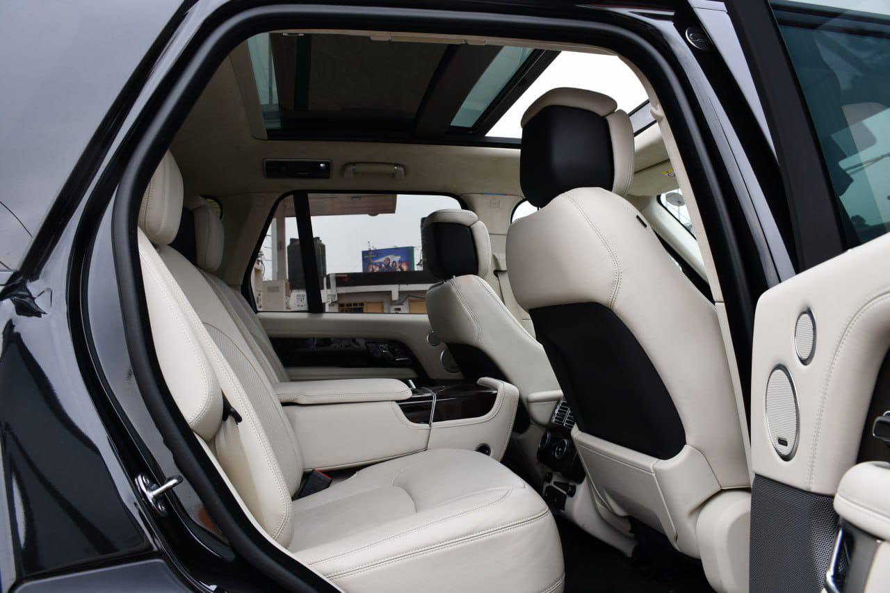 2019 RANGE ROVER VOGUE AUTOBIOGRAPHY