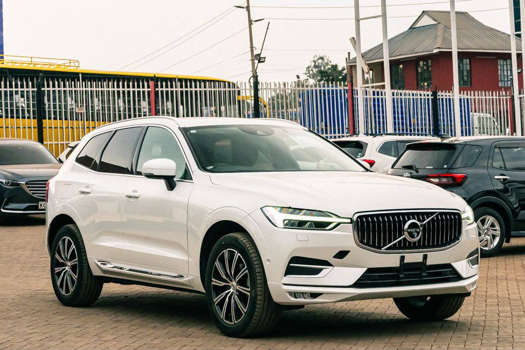 2019 Volvo XC60 T5 Inscription SUNROOF!!!