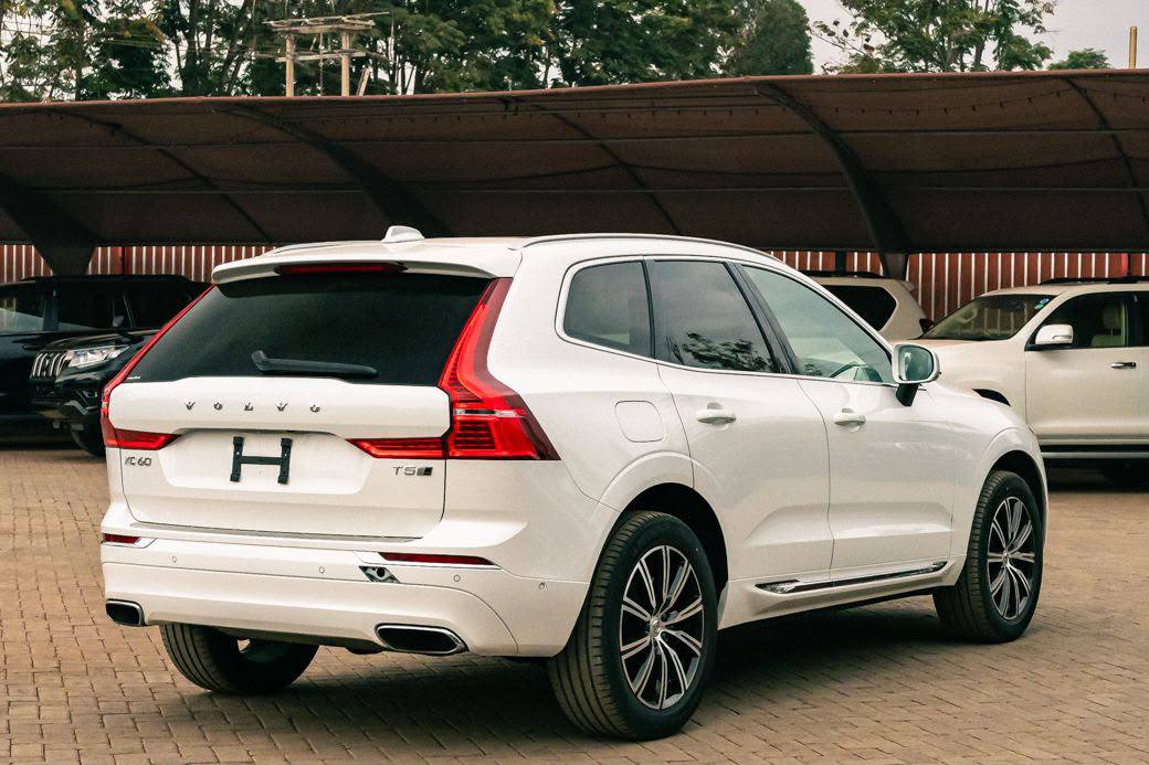 2019 Volvo XC60 T5 Inscription SUNROOF!!!
