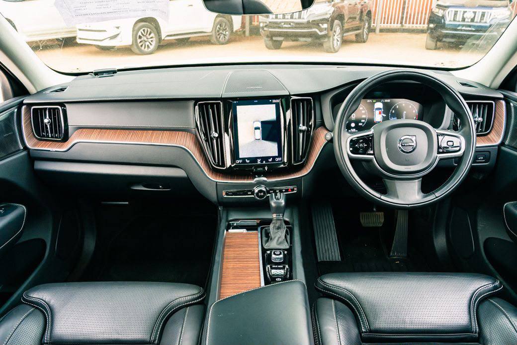 2019 Volvo XC60 T5 Inscription SUNROOF!!!