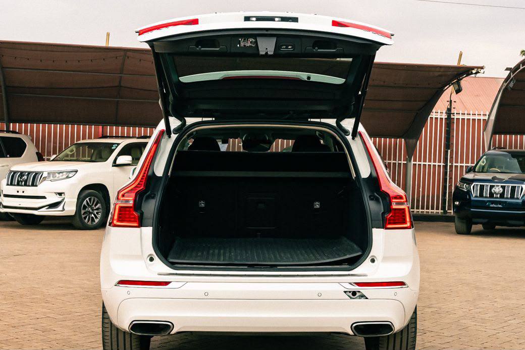 2019 Volvo XC60 T5 Inscription SUNROOF!!!