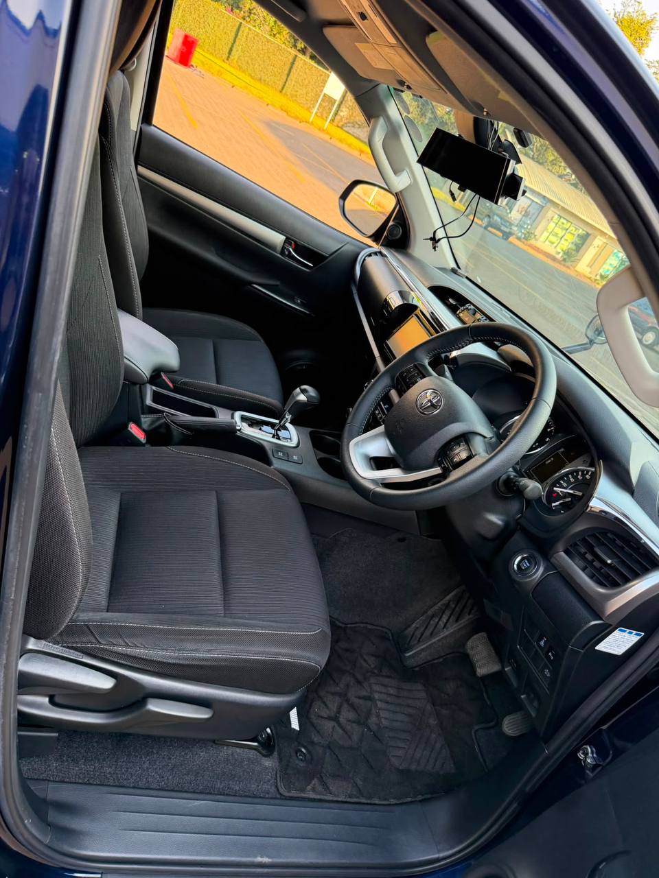 2020 TOYOTA HILUX Z D.CAB D.BLUE