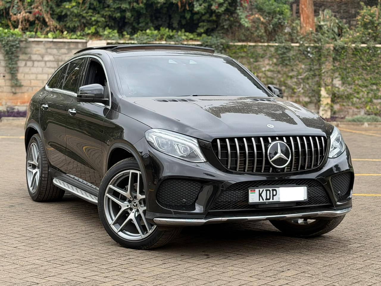 2017 MERCEDES BENZ GLE350D COUPE AMG-LINE LOCALLY PRE-OWNED